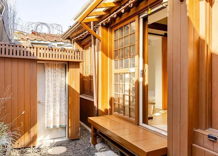 ヴィラ 2 Minute Walk From Gyeongbokgung Station Hanok Mongyu 夢遊 Wellness Bathtub Netflix ソウル特別市