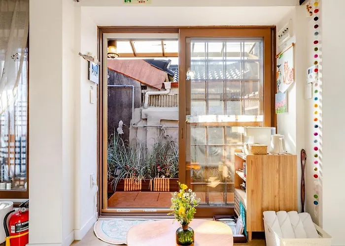 2 Minute Walk From Gyeongbokgung Station Hanok Mongyu 夢遊 Wellness Bathtub Netflix ヴィラ ソウル特別市